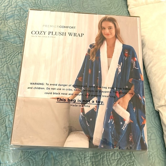 Dogs Plush Wrap Red Deep Pockets Oversized Pockets NEW ! DOGS - Picture 5 of 12